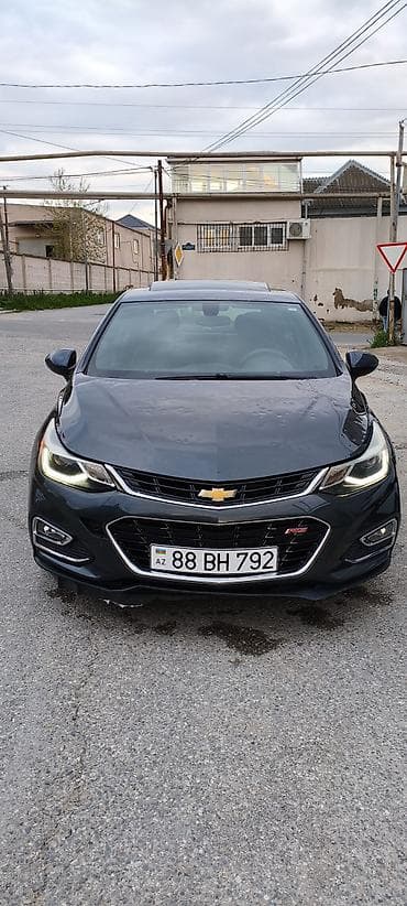 Chevrolet Cruze: 1.4 l | 2018 il 81000 km Sedan — 3