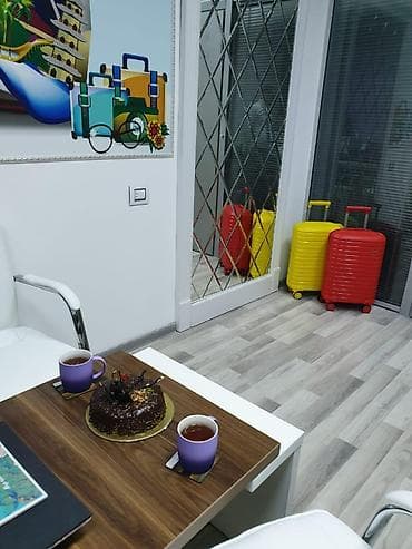 mida kiraye: Altes Plazada 1 otaqlı ofis (35 kv.m) icarəyə verilir. Ofis təmirlidir — 4