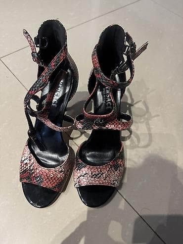 sendel: Versace premium 1:1 yeni 38 razmer . 30azn (180azn alinib)unvan — 2