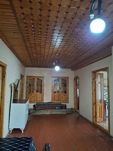 Lənkəran şəhərində mərkəzdə Dənizə,Dosa Malla,Bazara yaxın məsafədə 2 — 4