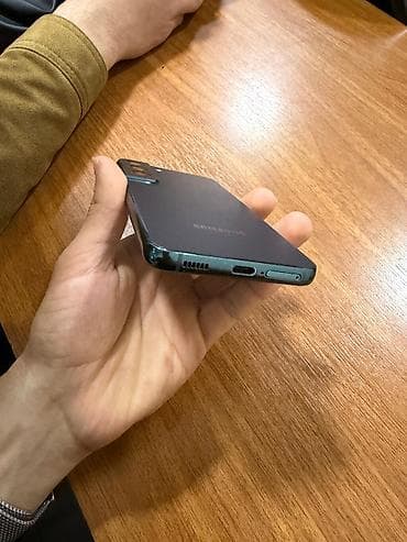 samsumg s22: Samsung Galaxy S22 — 2