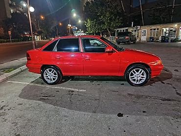 winda teker: Opel Astra: 1.6 l | 1996 il 253555 km Sedan — 2