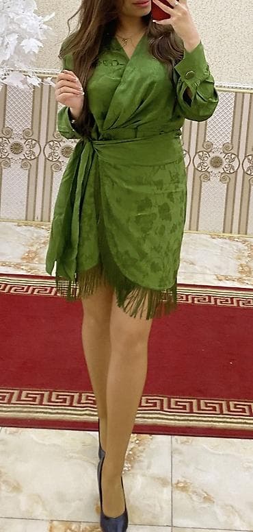 sweatshirt azerbaycan dilinde: Zara Yaşıl ipək effektli qısa don L razmer 2 dəfə geyinilib — 1