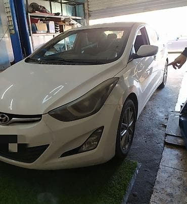 e 190 mercedes: Hyundai Elantra: 1.6 l | 2015 il Sedan — 2