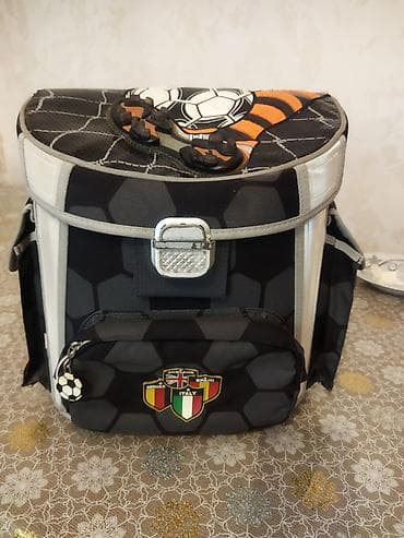 şaxta baba torbası: Futbol temalı məktəb çantası - Bərk formaya malik karkaslı modellə — 1