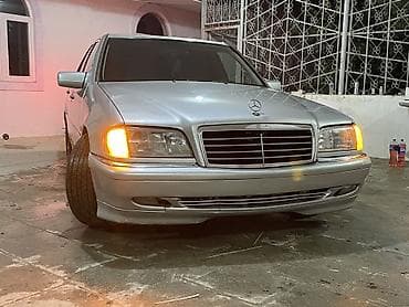 Mercedes-Benz C-Class: 2.2 l | 1994 il Sedan — 2