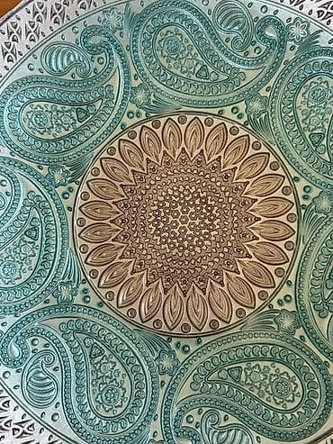 Dekorativ metal qab – şaxsey-vaxsey (paisley) naxışlı - Material — 2