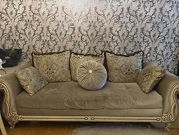 salon ucun divanlar: Klassik üslubda salon dəsti

- Tərkib: divan +2 kreslo — 1