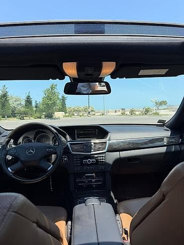 mersedes kapot: Mercedes-Benz E-Class sedan - Korpus: qara rəng, xrom detallar, 17" — 1