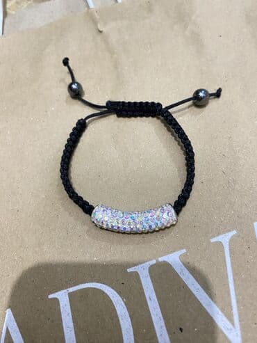 qiz ucun qolbaqlar: Bilərzik, Ünvandan götürmə — 2