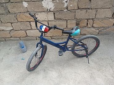 BMX tipli şəhər/park velosipedi - Rəng: tünd mavi gövdə, qara sükan