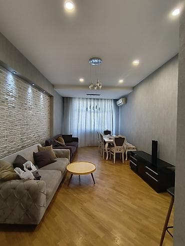 cılcıraq mağazaları: Yasamalda, Araz Superstore və Rossmann olan kompleksdə yerləşən — 4