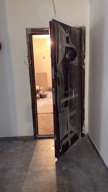 Dəmir giriş qapısı Yeni mənzildən çıxmış standart ölçüdə - Material