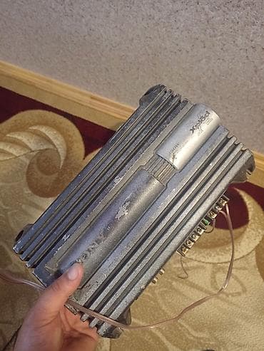 Karaoke: Sony Xplod avtomobil gücləndiricisi
350w — 1