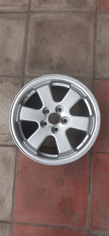 işləmiş təkər: İşlənmiş Disk Toyota R 15, 5 Boltlu — 1