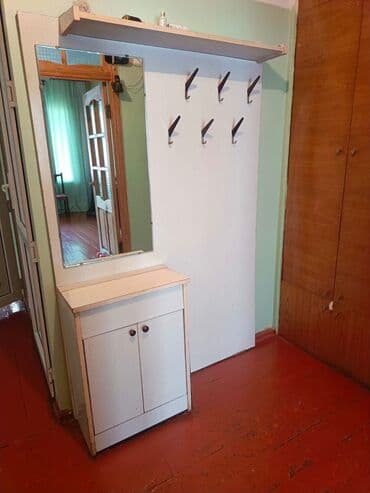 вешалка в прихожую настенная: Dəhliz üçün nəzərdə tutulmuş bu dəst güzgü, asqılar və kiçik şkafdan — 1