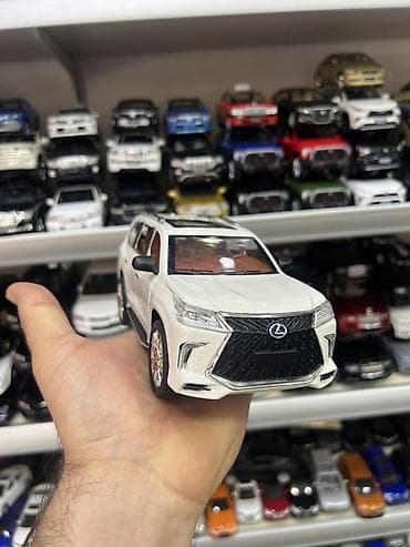 cd disk: Lexus LX miqyasında metal model maşın - Modellər: Lexus LX seriyası — 3