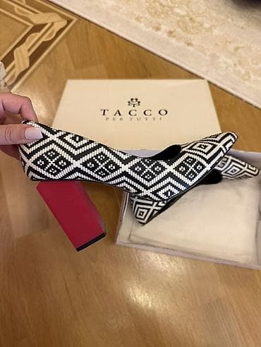 Женская обувь: TACCO Per Tutti qadın tuflisi - Model: klassik sivri burunlu, qalın — 1