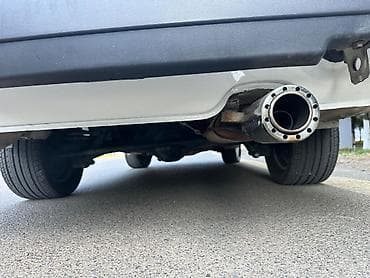 w202 radiator: VAZ 2107, ağ rəng, sedan kuzov Texniki xüsusiyyətlər: - Benzin — 7