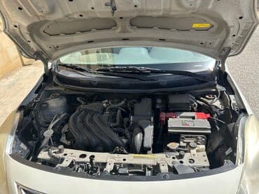 changan uni v: Nissan Sunny sedan – ağ rəng, 4 qapı, AZ nömrə nişanı (90-RB-782) — 3