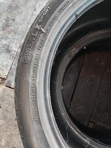 tekerler type 1: Continental markalı avtomobil şinləri. Şinlərin yan hissəsində — 3