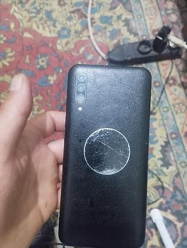 Salam 3 telefon 3 de satilir hem de barter var a30s-yan duymeler — 4