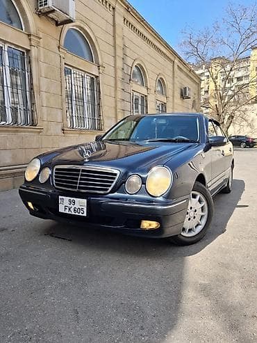 mercedes mavi: Avtomobil ideal vəziyyətdədir. Orijinal yürüşü 200 873 km-dir — 2