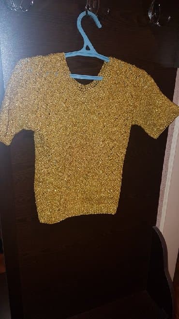 ağ qadın koftaları: ● Zərli Kofta ● Təzə. Əl ilə toxunub. Ölçüsü - 44. Qiyməti - 20 — 2