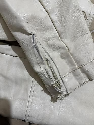 Qadın geyimləri: Uyğun qiymətli dəri kurtka satılır. Ümumi vəziyyəti yaxşıdır. 50 — 3