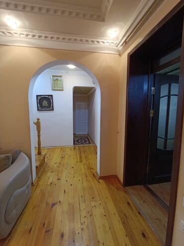 Günlük kirayə mənzillər: Binə savxozda,160nomrəli marşurutun axırıncı dayanacaginda,5sotun — 5