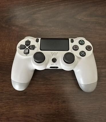 Oyun pultları dəsti Ağ olan Bluetoothnan işleyir, yeni kimidi az