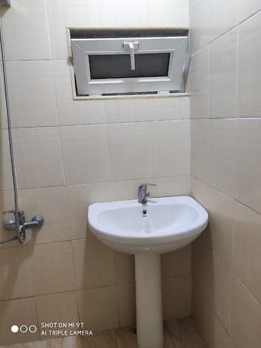 Ki̇rayə 300 azn kamunal və i̇nternet daxi̇ldi̇ qi̇ymətə. Yalniz — 3