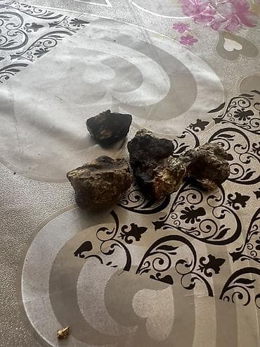 Məhsul: Təbii daş nümunələri (xam parçalarda) Təsvir: - Şəkildə — 1