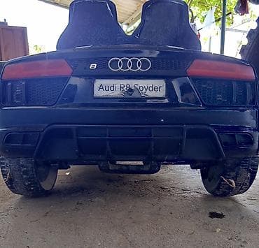 elekt: Uşaq üçün elektrikli ride-on avtomobil – Audi R8 Spyder (qara) - — 3