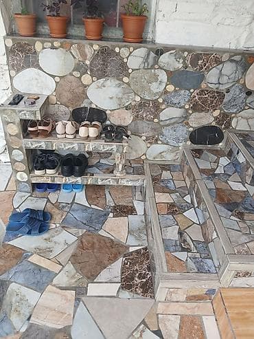 ev almaq baki: Həyət evi – Şəki şəhəri Əsas yolun kənarında, avtobus dayanacağının — 10