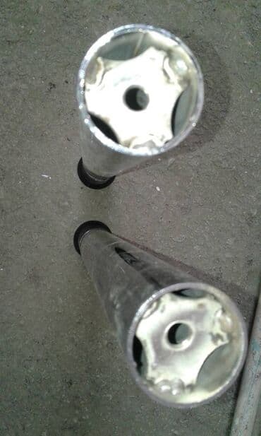 резные ножки для мебели: Mebel masalar üçün dəmir ayaqlar satılır. Biri 5 manat. 2 ədəd var — 4