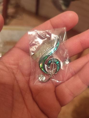 gumus kardinal: Mövzu: Musiqi temalı bəzək əşyaları – broş, kulon və zəncirlər — 7