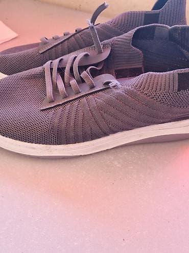 Krasofkalar və idman ayaqqabıları: Arginal yay ayaggabisi 
45 manata alinib 2 dəfə geyinilib — 4