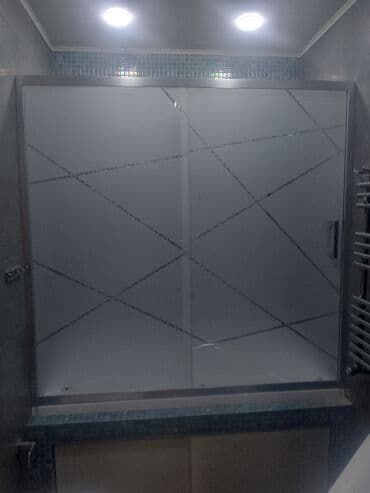 Şüşə duş bölməsi – sürüşmə qapılı - Material: qalın temperli şüşə