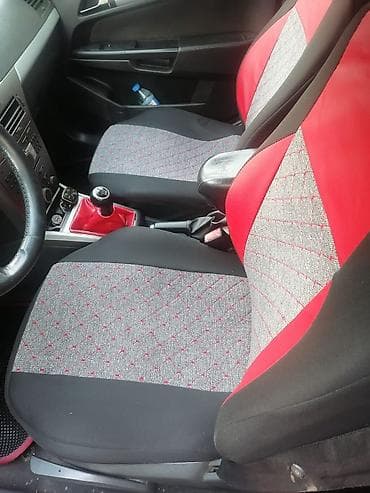 manitor opel: Opel Astra H hatchback - Kuzov: 5 qapılı hatchback, parlaq qırmızı — 5