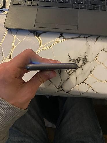 artel 32 smart: IPhone 8, 64 GB, Space Gray, Barmaq izi — 6