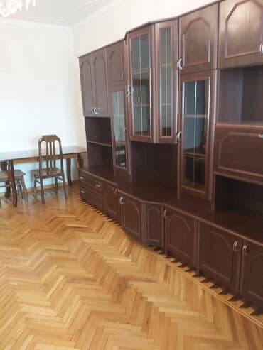 məhəmmədi kirayə: Həzi Aslanov metrosunun yaxınlığında Gəncə prospektində 9 mertebeli — 10