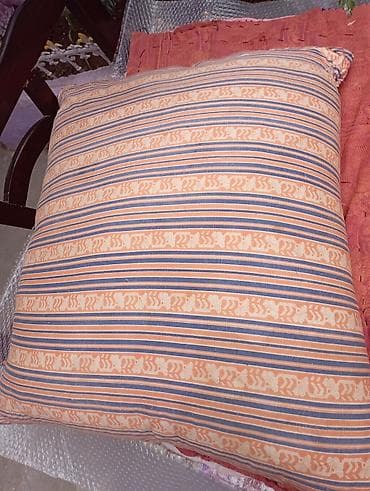 yun dest: Yun agvə qara qarışıq. 3 kilodan artıqdir
Əmircanda
hamısı biyerdə 6₼ — 2