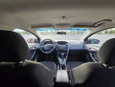 инвертор с 12 на 220 вольт: Ford Focus sedan – qara rəng, benzinlə işləyən, ön ötürücülü. Xarici — 4