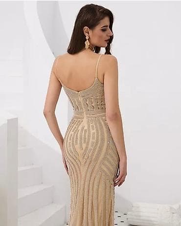 Cinslər: Сверкающее вечернее платье, расшитое множеством кристаллов, размер — 4