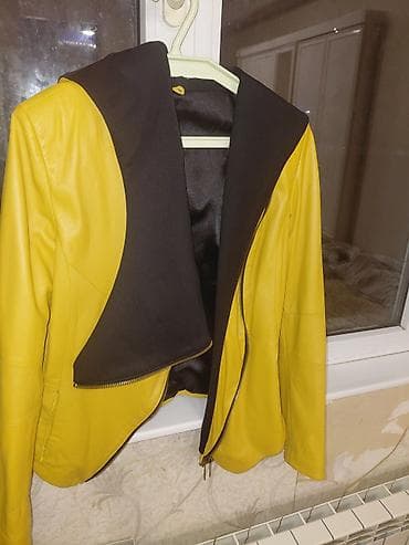 illy: Qadın üçün dəri görünümlü gödəkçə – sarı rəngdə, kontrast qara geniş — 1