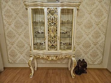 şuşə stol: Masa və oturacaqlar, Kredit yoxdur, İtaliya — 3