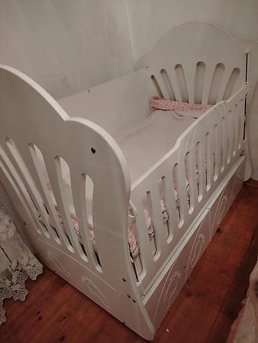 korpə beşiyi: Oğlan və qız üçün, İşlənmiş, Dördbucaq, Beşik, Dəst ilə, Matras ilə, Yellənmə mexanizm ilə — 1