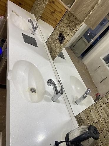 Cakuzi kabinaları: İkiqat hamam lavabosu və masaüstü - Material: ağ rəngli, parlaq — 2