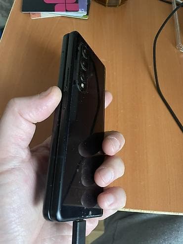 ТВ и видео: Samsung Galaxy Z Fold 3, цвет - Черный, Отпечаток пальца — 5